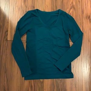 Fabletics long sleeved seamless top size S